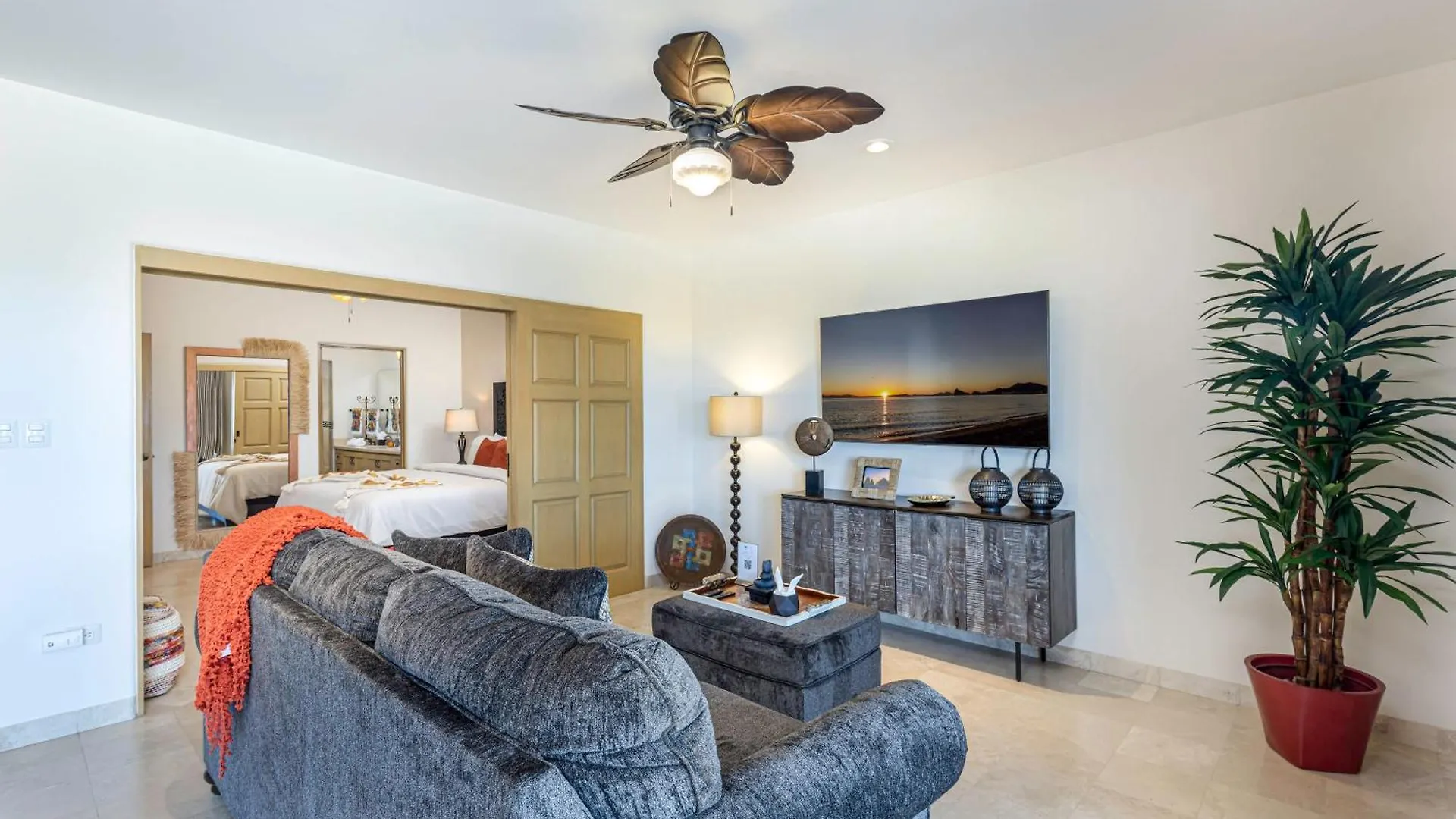 Дом отдыха Exquisite 2 Bedroom Condo In Tezal Ocean Views & Amenities Кабо-Сан-Лукас